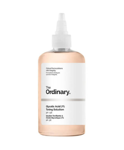 Un flacon en plastique transparent de The Ordinary - Solution Tonifiante à l'Acide Glycolique 7%, 240 ml, avec une étiquette blanche et un bouchon applicateur pointu.